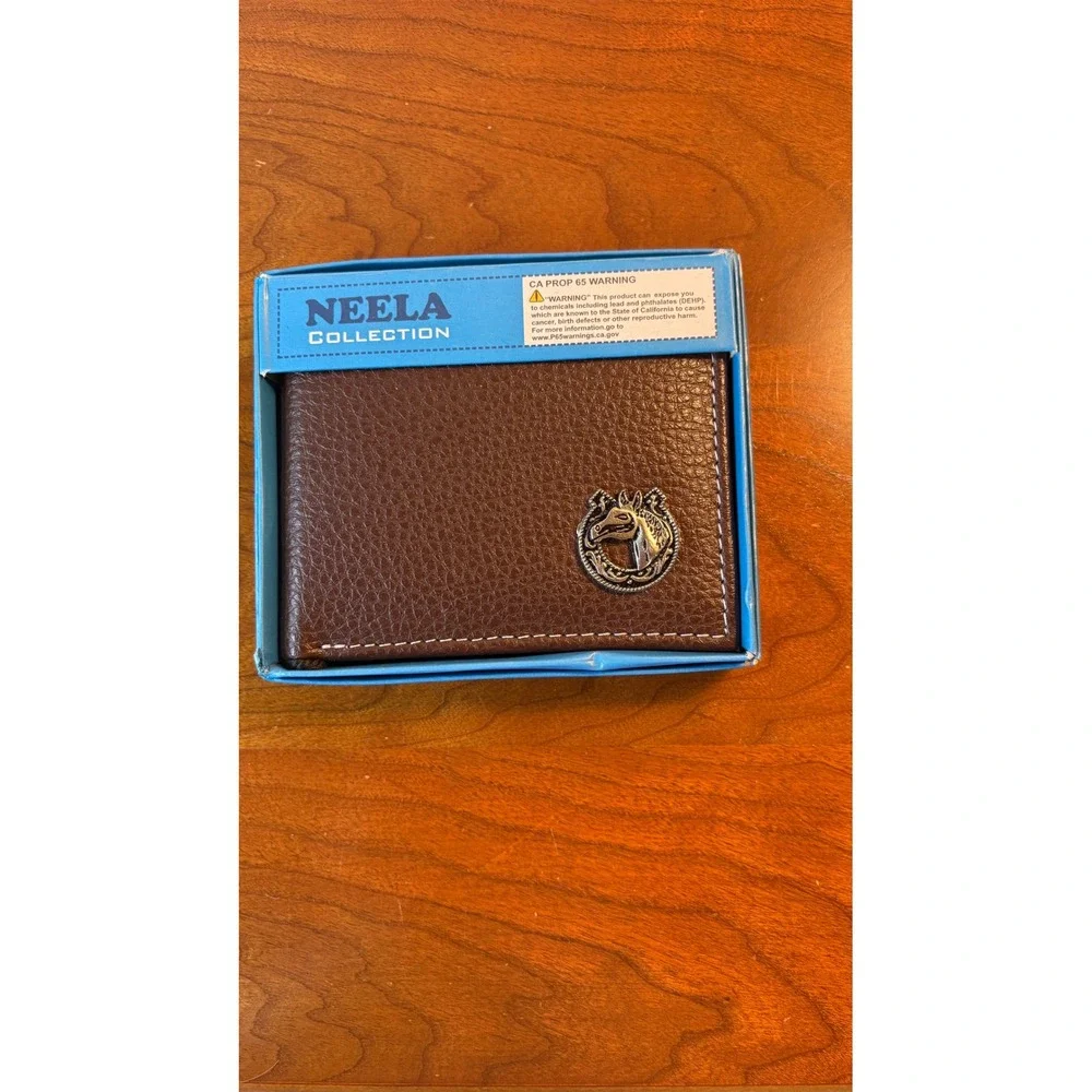 Neela Collection Mens Brown Pebbled Bifold Wallet Horse Emblem Western NIB